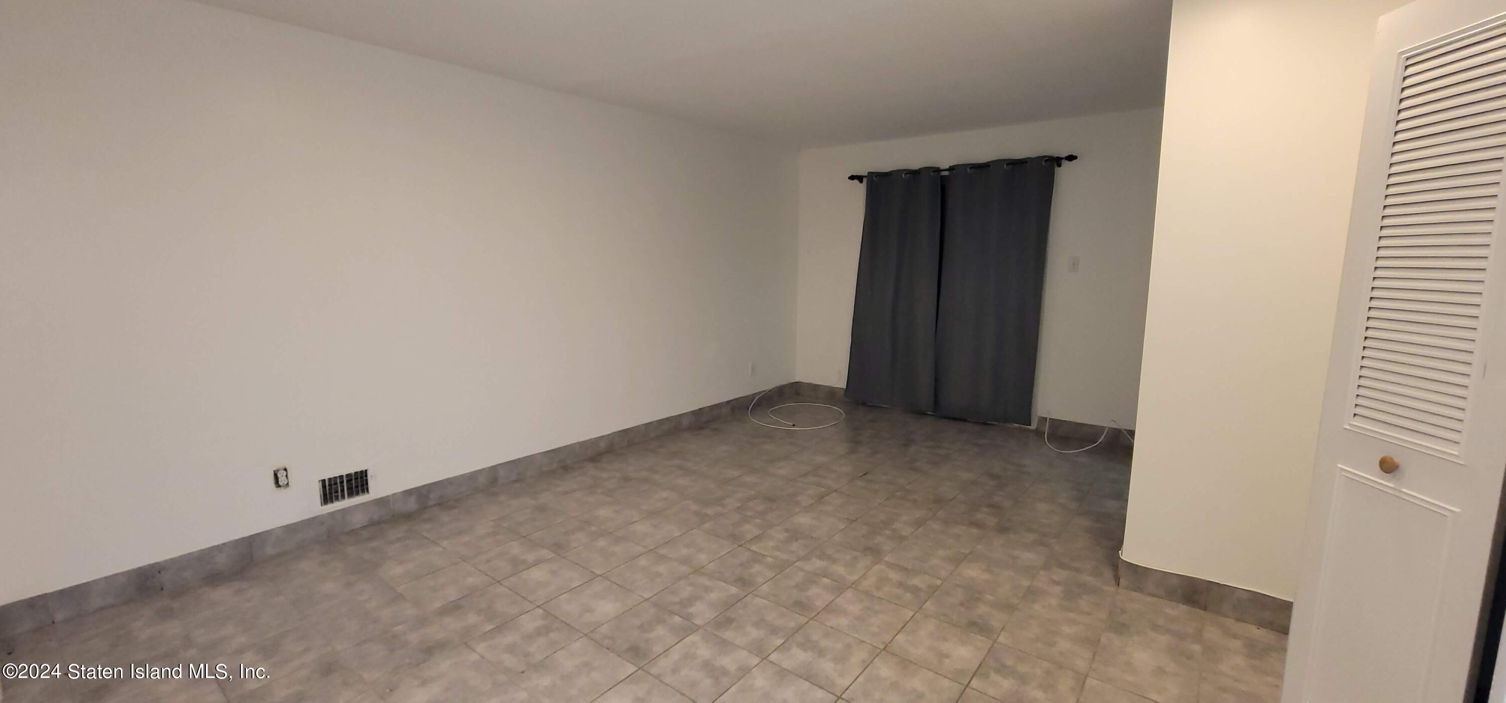 194 Windham Loop Staten Island, NY 10314 - Photo 31 of 42 20240818_193525