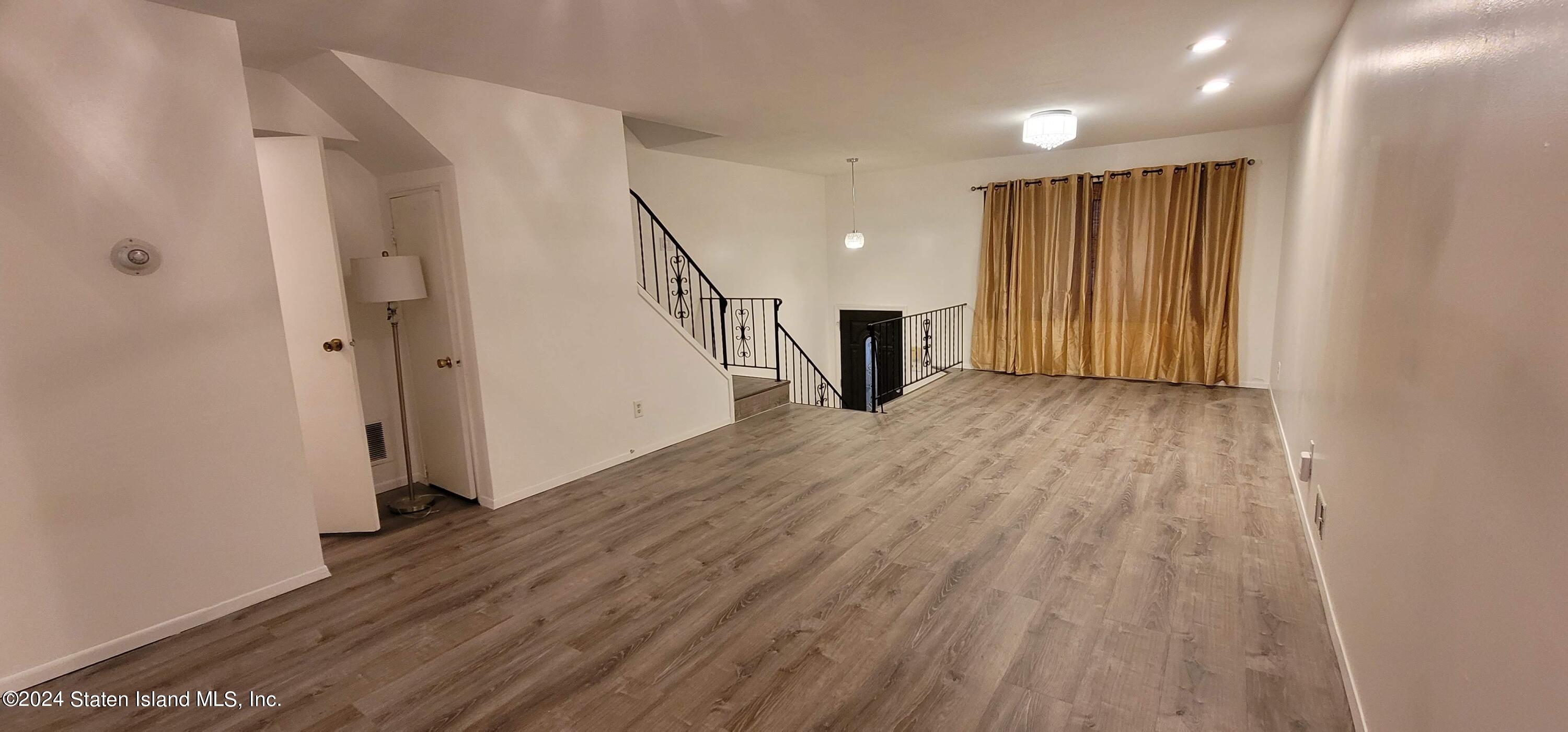 194 Windham Loop Staten Island, NY 10314 - Photo 4 of 42 20240818_190031