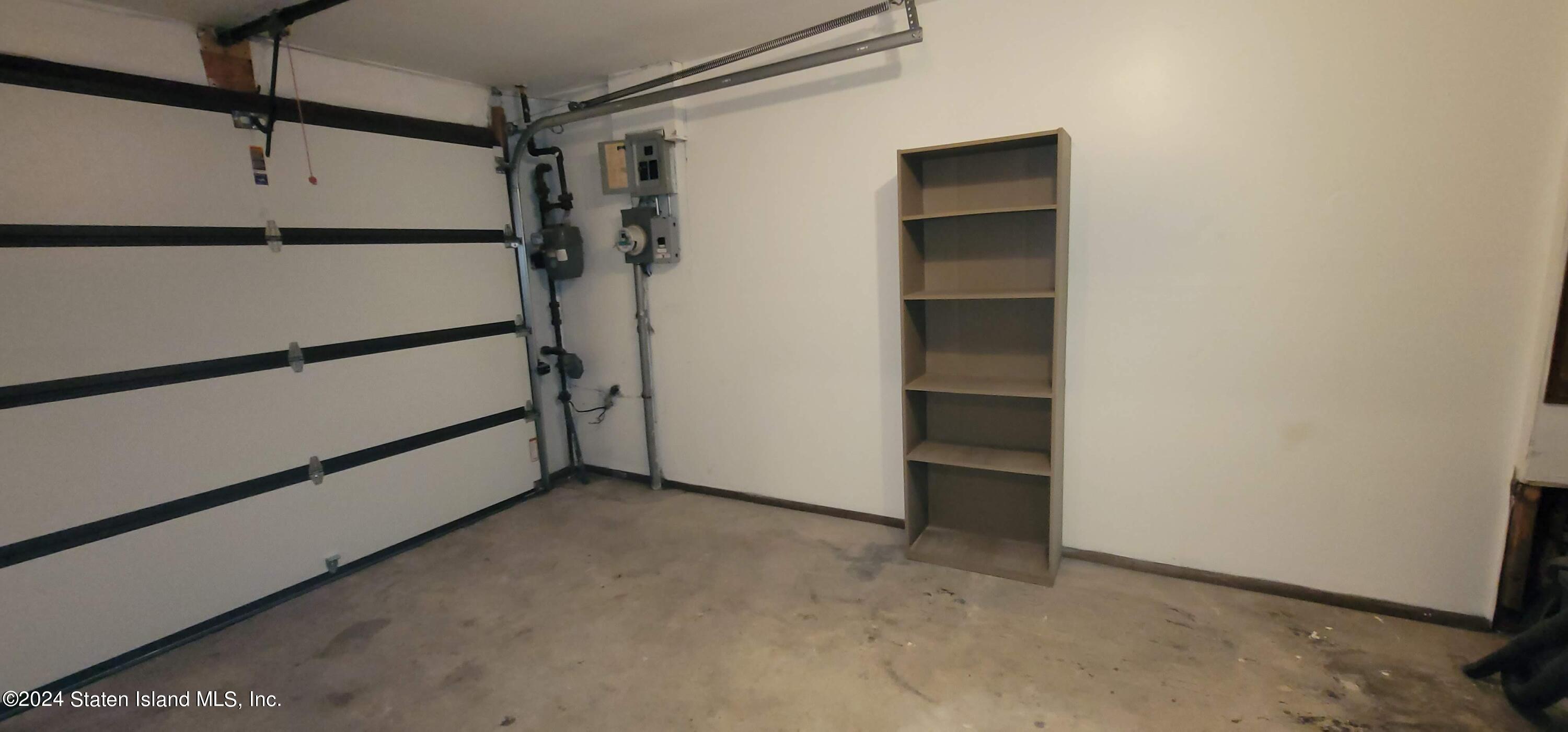 194 Windham Loop Staten Island, NY 10314 - Photo 41 of 42 20240818_193809