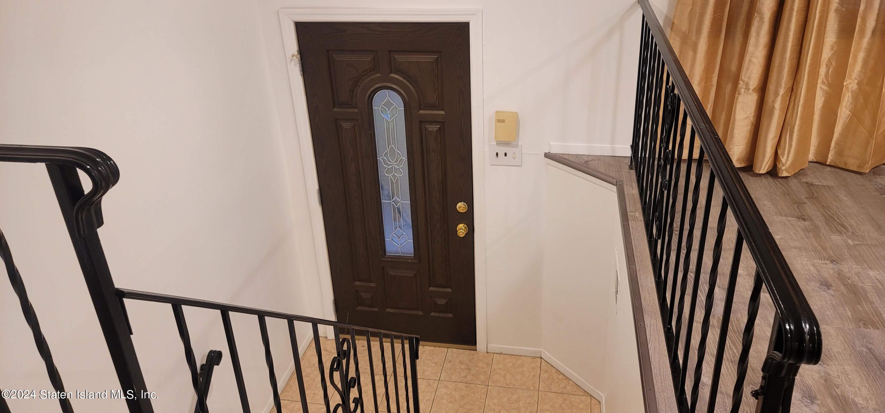 194 Windham Loop Staten Island, NY 10314 - Photo 6 of 42 20240818_190612