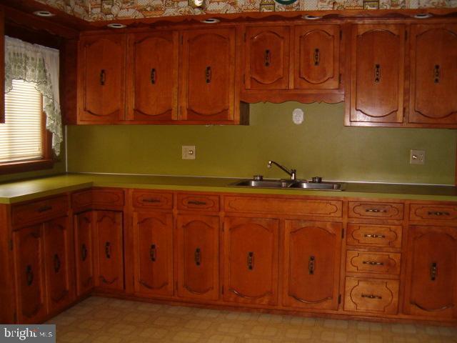 840 Cornwall Road Lebanon, PA 17042 - Photo 4 of 12 Gallery Image 4
