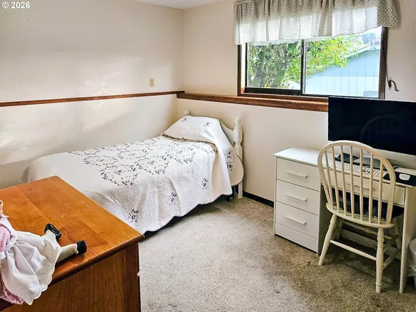$390,000 | 1818 Northeast Todd Street, Roseburg, OR 97470