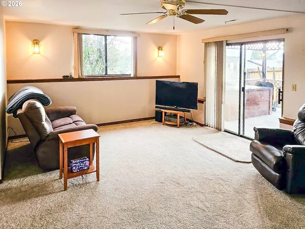 $390,000 | 1818 Northeast Todd Street, Roseburg, OR 97470