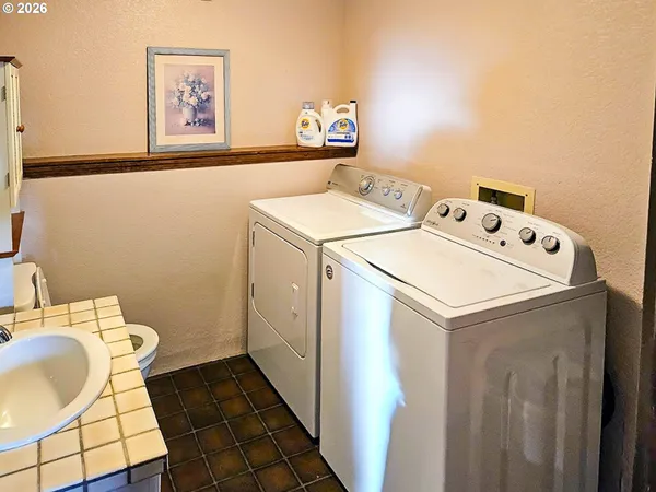 $390,000 | 1818 Northeast Todd Street, Roseburg, OR 97470