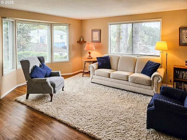 $390,000 | 1818 Northeast Todd Street, Roseburg, OR 97470