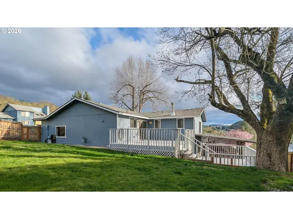 $390,000 | 1818 Northeast Todd Street, Roseburg, OR 97470