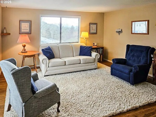 $390,000 | 1818 Northeast Todd Street, Roseburg, OR 97470