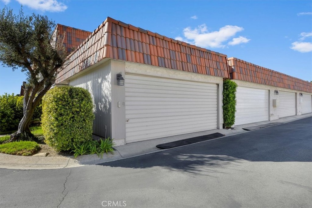 28178 Ridgecove Court South Rancho Palos Verdes, CA 90275 - Photo 29 of 45 a view of a street with plants