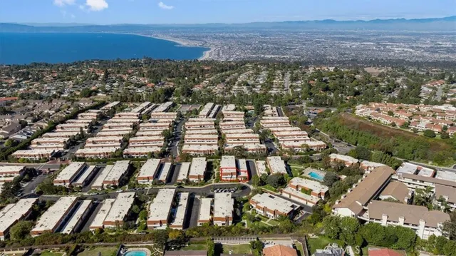 $1,099,000 | 28178 Ridgecove Court South, Rancho Palos Verdes, CA 90275