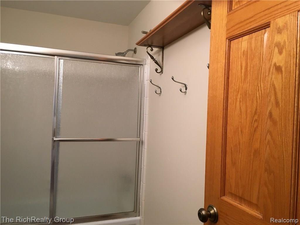 43409 Hanford Road Canton, MI 48187 - Photo 10 of 41