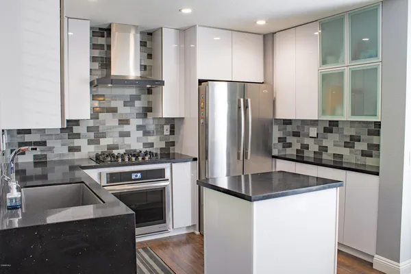 $3,200 | 522 Via Colinas, Westlake Village, CA 91362