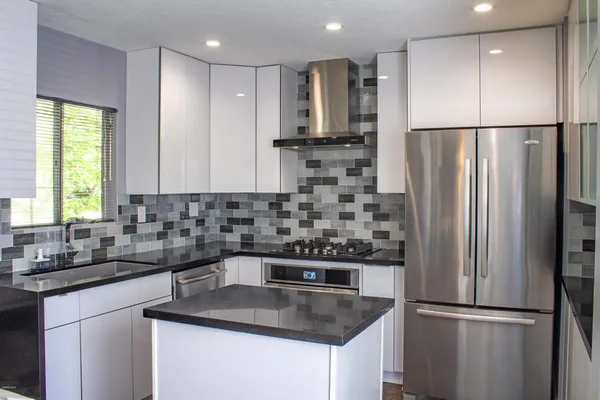 $3,200 | 522 Via Colinas, Westlake Village, CA 91362