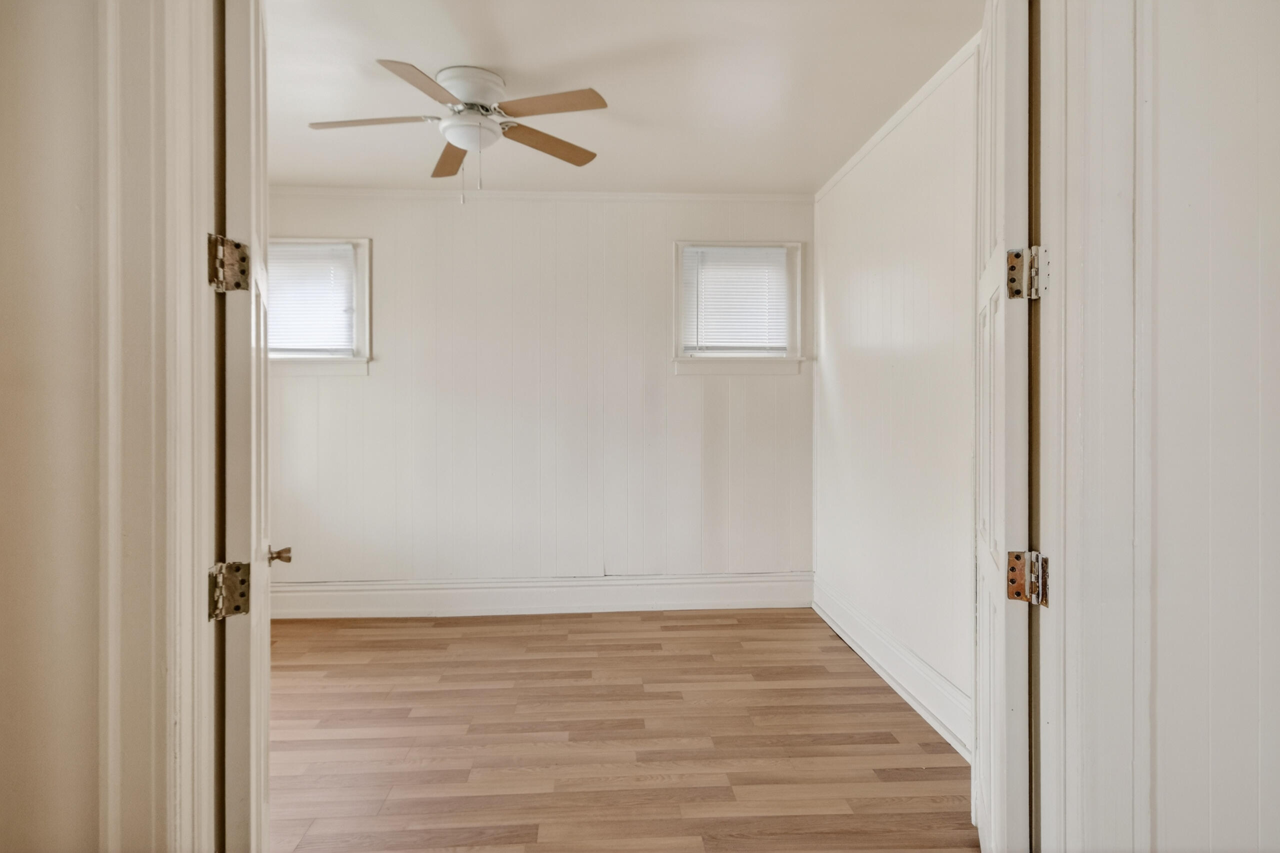 3115 West Vliet Street Milwaukee, WI 53208 - Photo 12 of 34 3115 W Vliet St - Room 1 V1