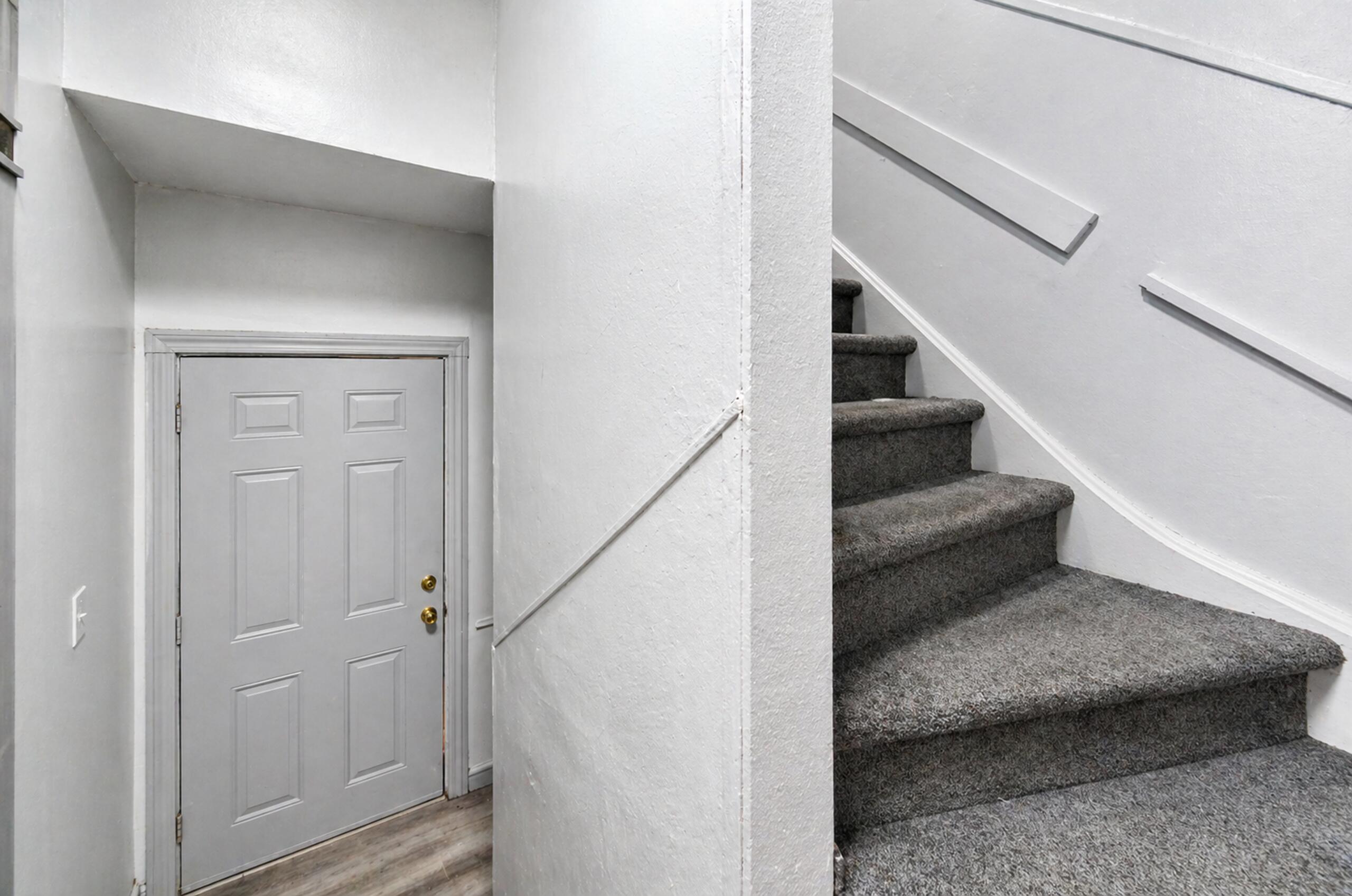 3115 West Vliet Street Milwaukee, WI 53208 - Photo 28 of 34 3115 W Vliet St - Staircase