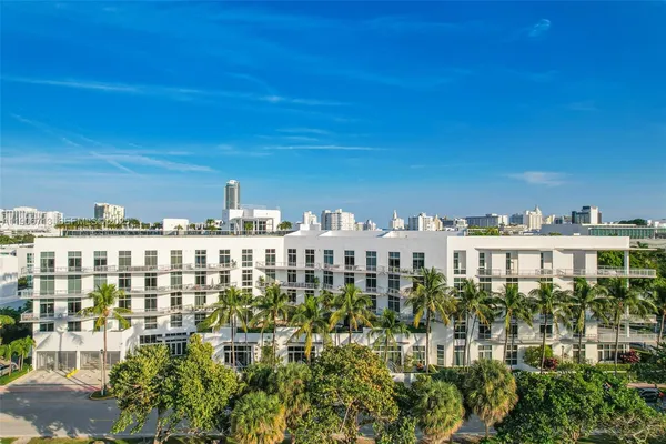 $1,950,000 | 2001 Meridian Avenue, Unit 307, Miami Beach, FL 33139