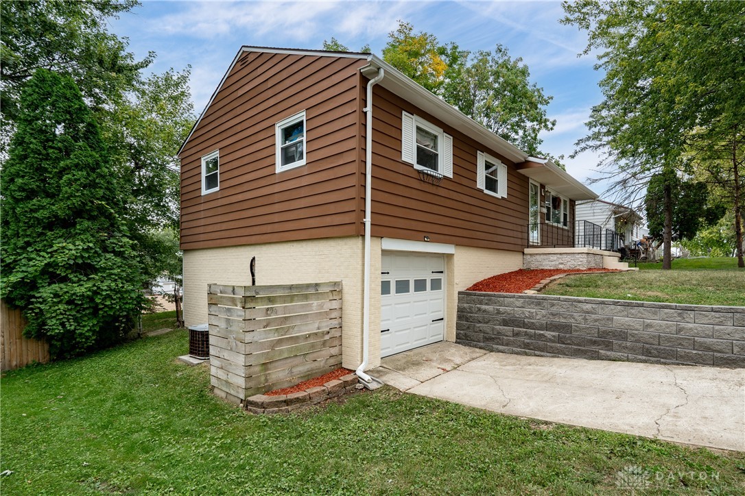 2833 Nacoma Place Kettering, OH 45420 - Photo 4 of 34
