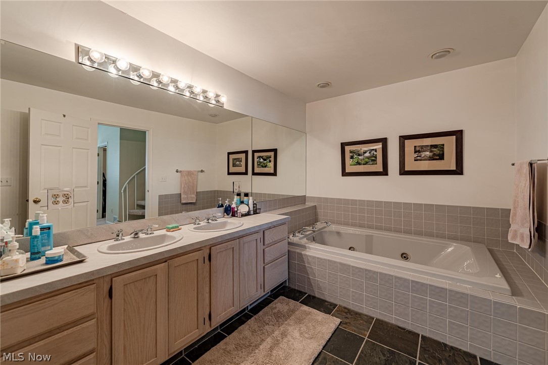 3508 Sutton Road Pepper Pike, OH 44122 - Photo 20 of 33 Gallery Image 20