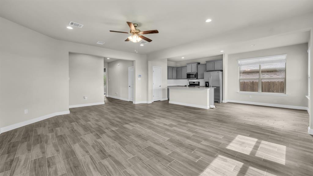 2328 Briscoe Rnch Drive Weatherford, TX 76087 - Photo 7 of 36