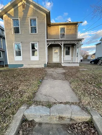 $151,500 | 217 North West Avenue, Freeport, IL 61032