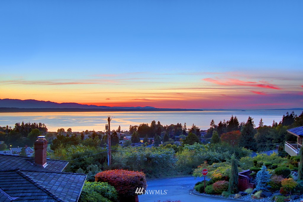 1204 Viewland Way Edmonds, WA 98020 - Photo 1 of 25 Gallery Image 1