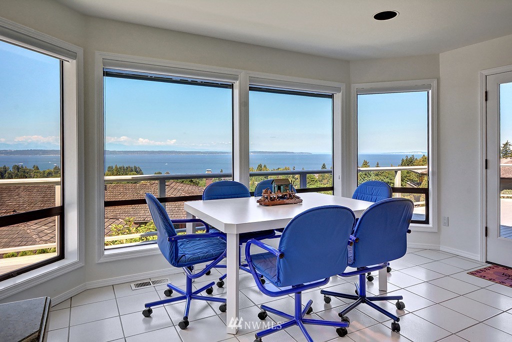 1204 Viewland Way Edmonds, WA 98020 - Photo 11 of 25 Gallery Image 11