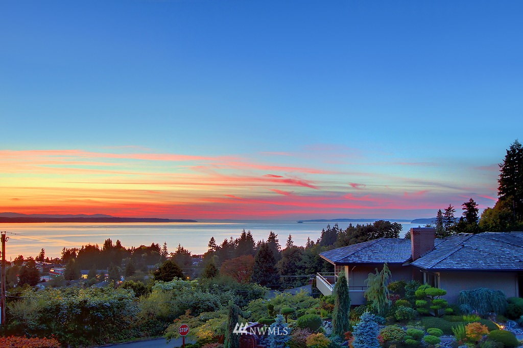 1204 Viewland Way Edmonds, WA 98020 - Photo 3 of 25 Gallery Image 3