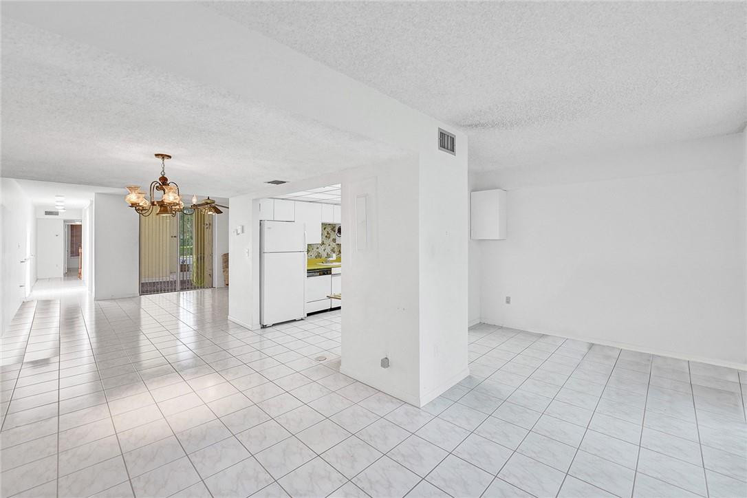 8401 West Sample Road, Unit 37 Coral Springs, FL 33065 - Photo 7 of 22 Plenty of space for a den or office.