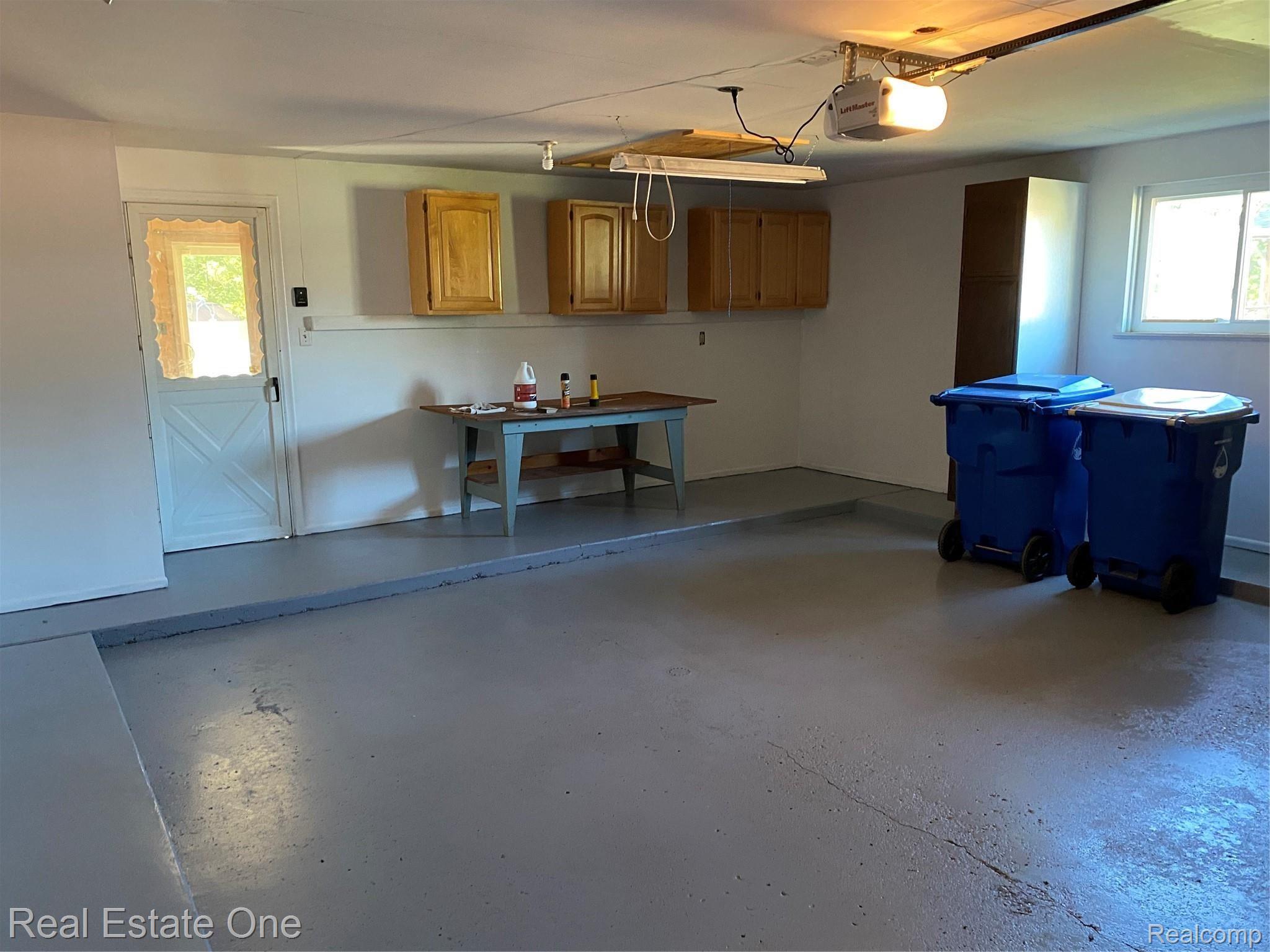 4797 Pontiac Lake Road Waterford, MI 48328 - Photo 6 of 17 IMG_3074.JPG