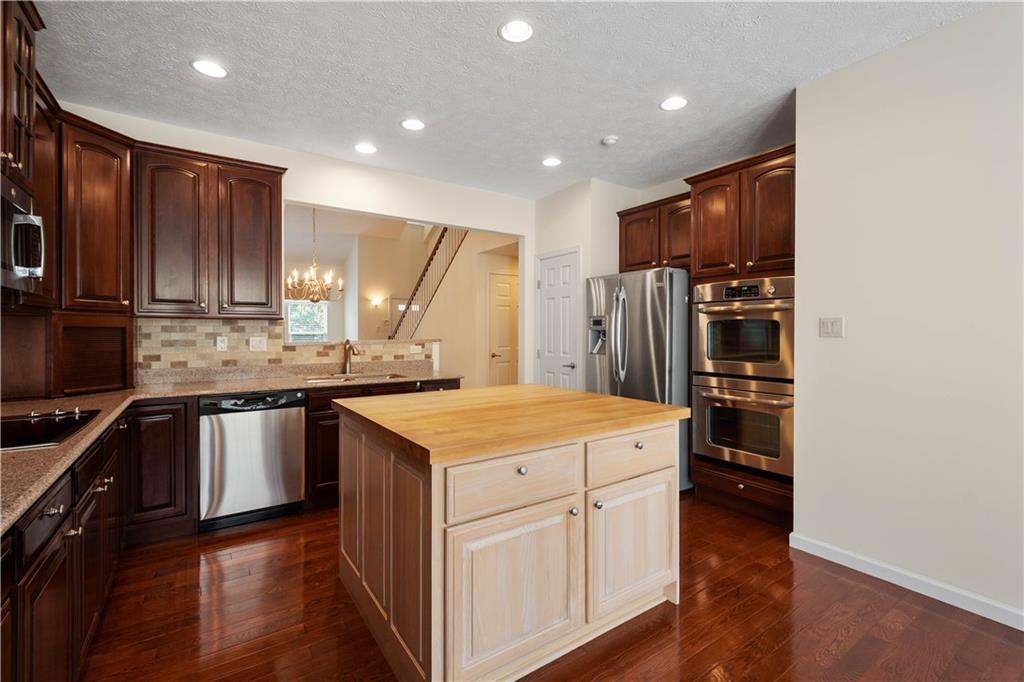 205 Maple Ridge Drive Canonsburg, PA 15317 - Photo 6 of 34