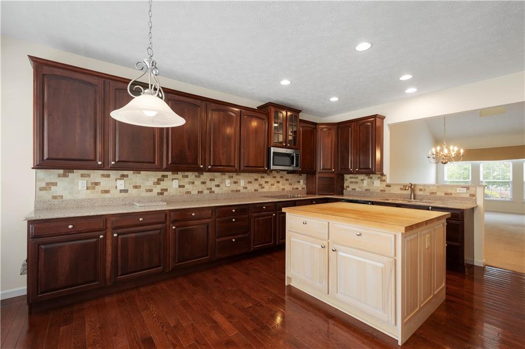 205 Maple Ridge Drive Canonsburg, PA 15317 - Photo 8 of 34