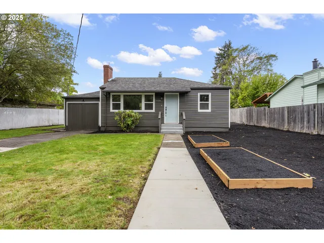 $359,000 | 2333 Southeast 124th Avenue, Portland, OR 97233