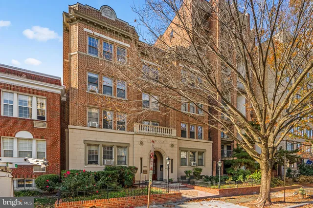 $1,800 | 3100 Wisconsin Avenue Northwest, Unit 403, Washington, DC 20016