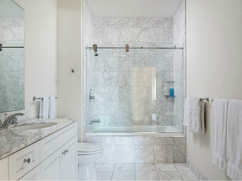 100 Exchange Street, Unit 1502 Providence, RI 02903 - Photo 11 of 16 Bathroom.