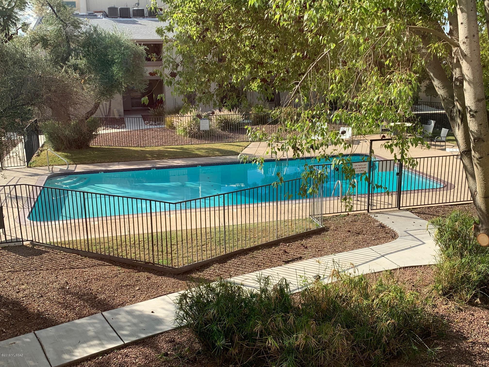 3750 North Country Club Road, Unit 33 Tucson, AZ 85716 - Photo 5 of 20