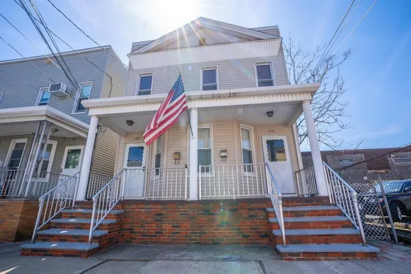 $2,250 | 100 West 12th Street, Bayonne, NJ 07002