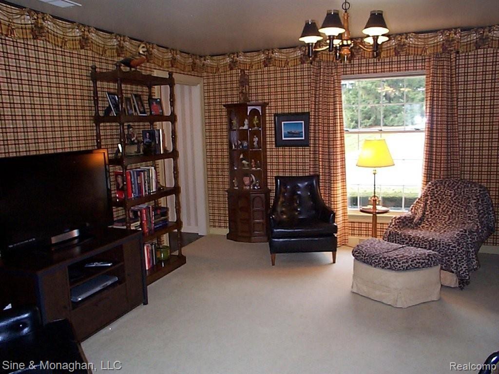 2145 River Road St. Clair, MI 48079 - Photo 5 of 25 5 FORMAL DINING OR DEN 2145 Ri