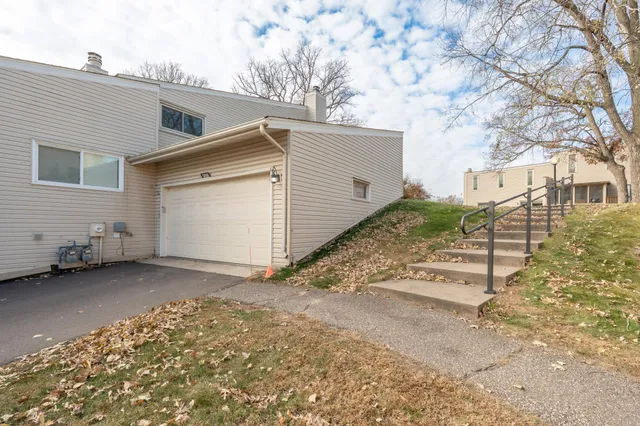 $175,000 | 5616 North Innsbruck Court, Fridley, MN 55432