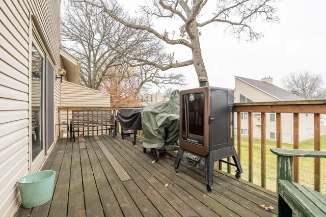 $169,900 | 5616 North Innsbruck Court, Fridley, MN 55432