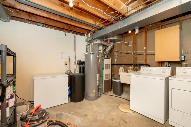 $169,900 | 5616 North Innsbruck Court, Fridley, MN 55432