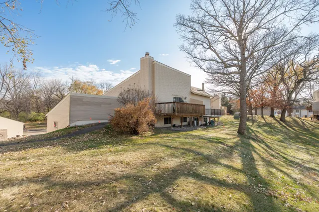 $169,900 | 5616 North Innsbruck Court, Fridley, MN 55432