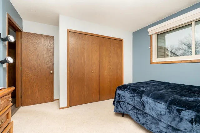 $169,900 | 5616 North Innsbruck Court, Fridley, MN 55432