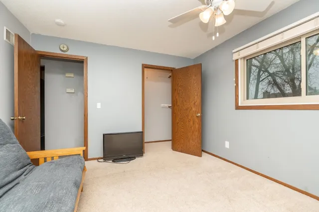 $169,900 | 5616 North Innsbruck Court, Fridley, MN 55432