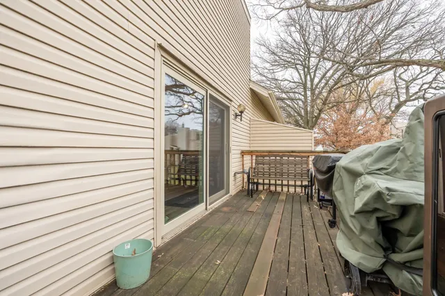 $169,900 | 5616 North Innsbruck Court, Fridley, MN 55432