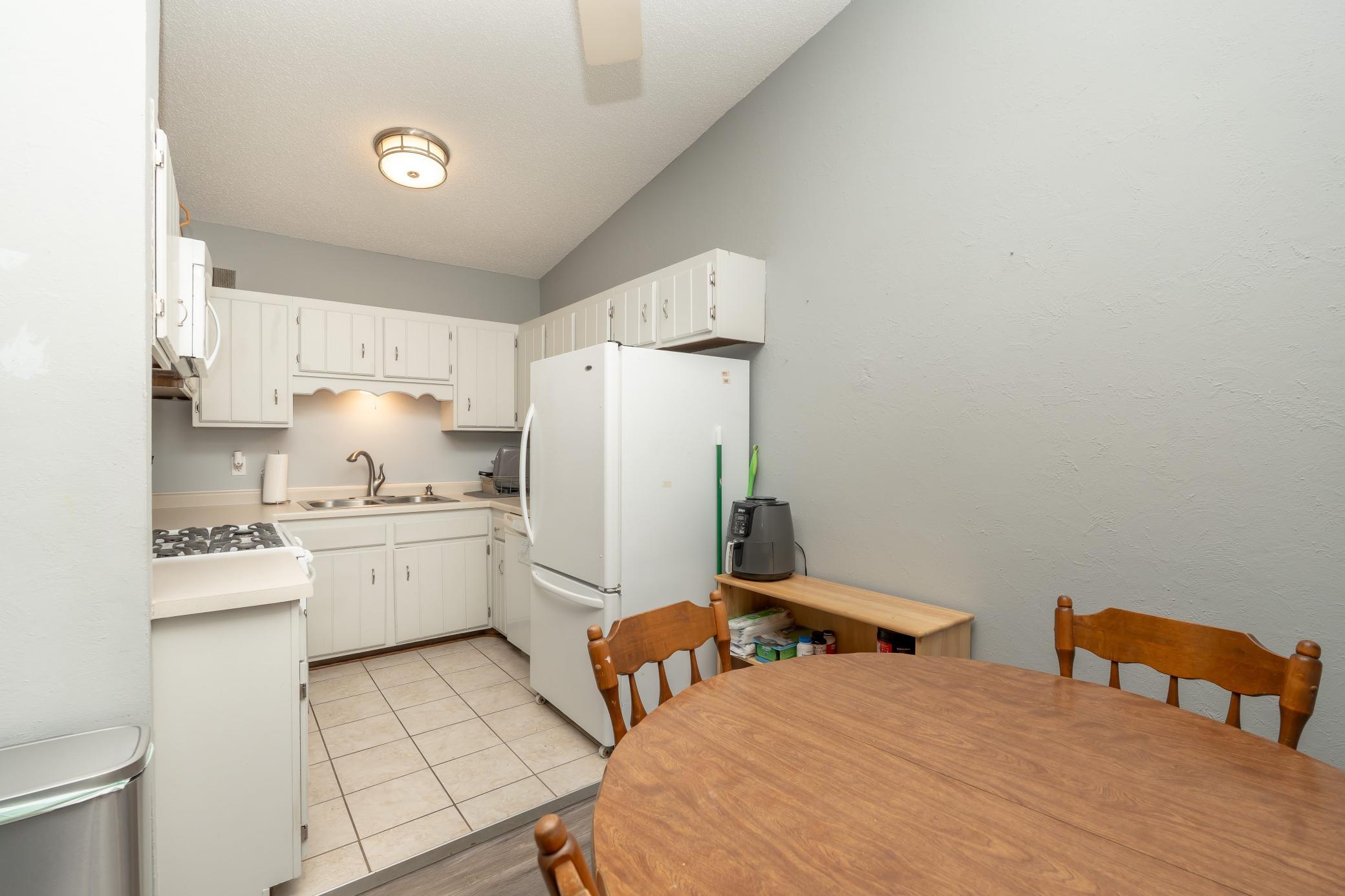 5616 North Innsbruck Court Fridley, MN 55432 - Photo 5 of 48