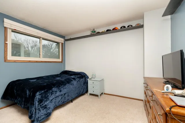 $169,900 | 5616 North Innsbruck Court, Fridley, MN 55432