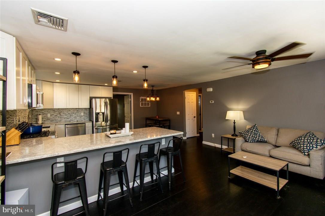 457 Augustus Road Brick, NJ 08723 - Photo 4 of 26 Gallery Image 4