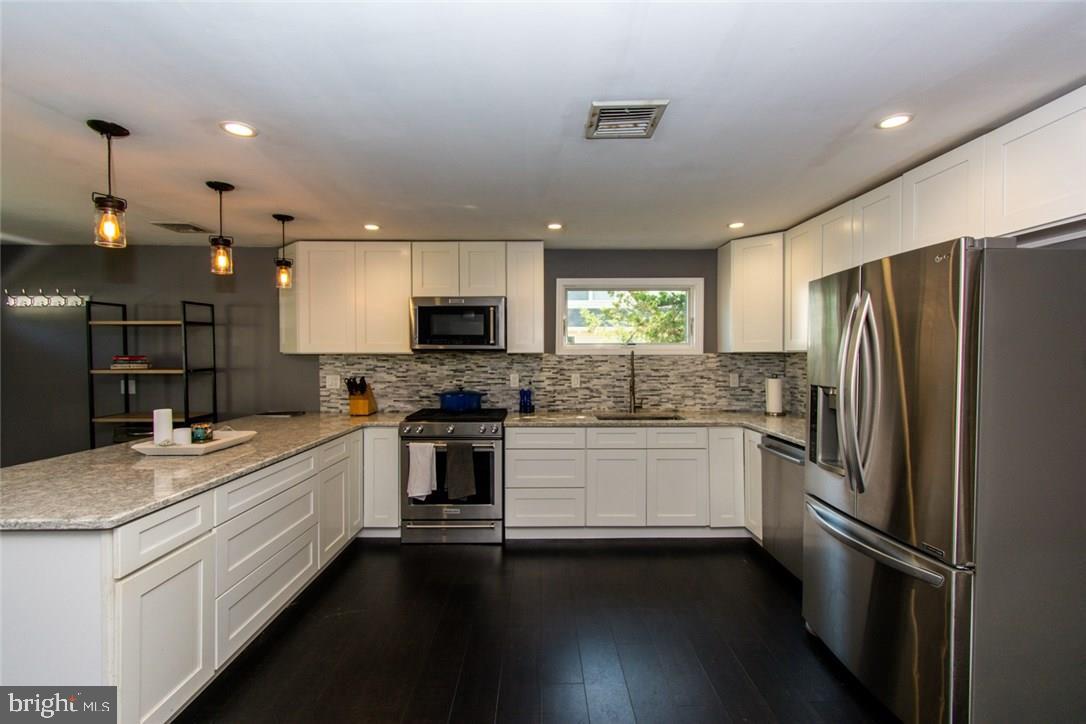 457 Augustus Road Brick, NJ 08723 - Photo 6 of 26 Gallery Image 6