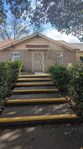 $1,300 | 3 East Townhouse Lane, Unit 26, Grand Prairie, TX 75052