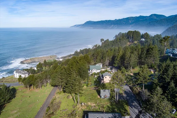 $125,000 | 825 Upper Pacific Drive, Whitethorn, CA 95589