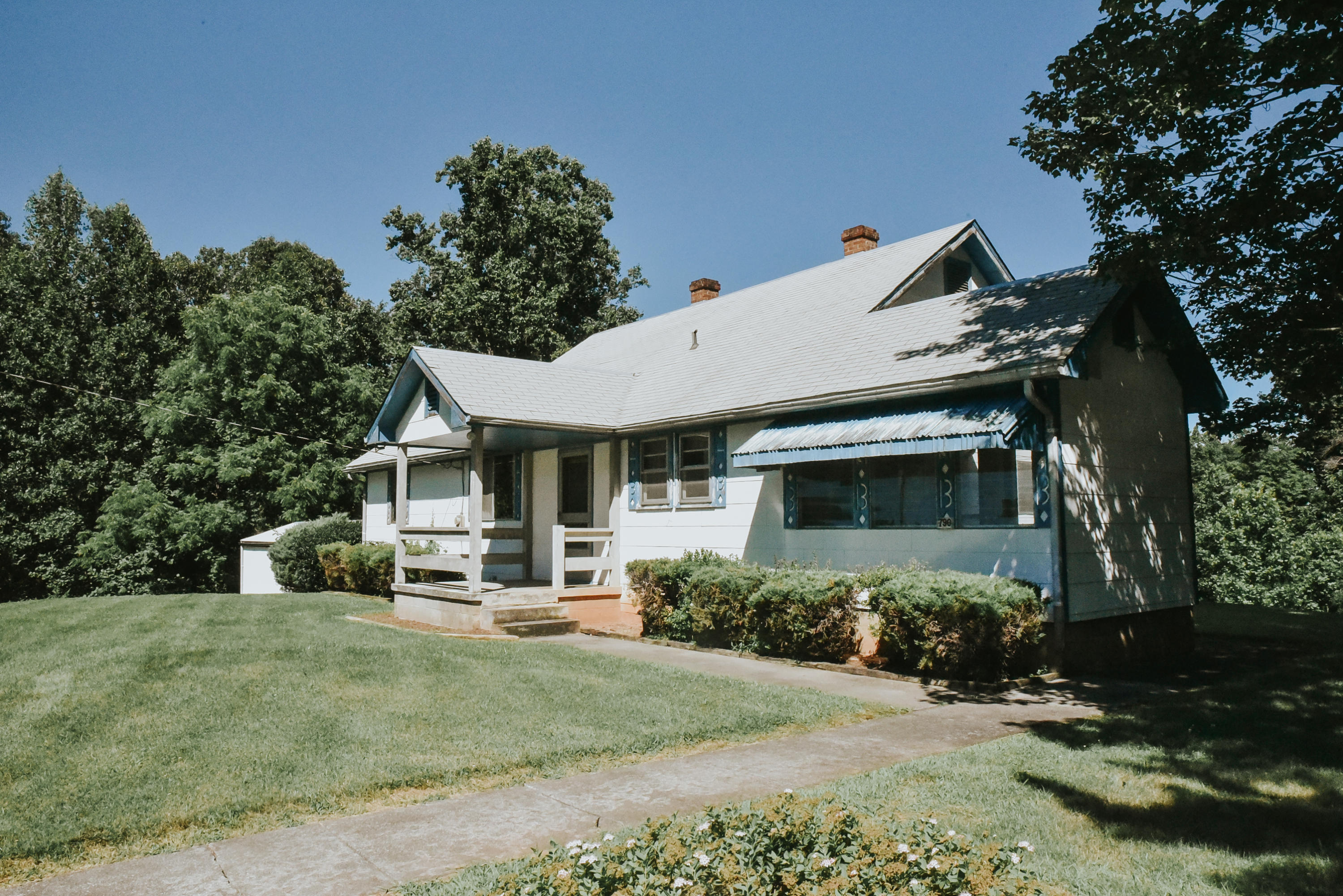 790 Winding Way Road Boones Mill, VA 24065 - Photo 2 of 20 DSC_9669